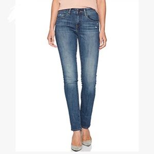 Levi’s mid rise skinny medium wash jeans